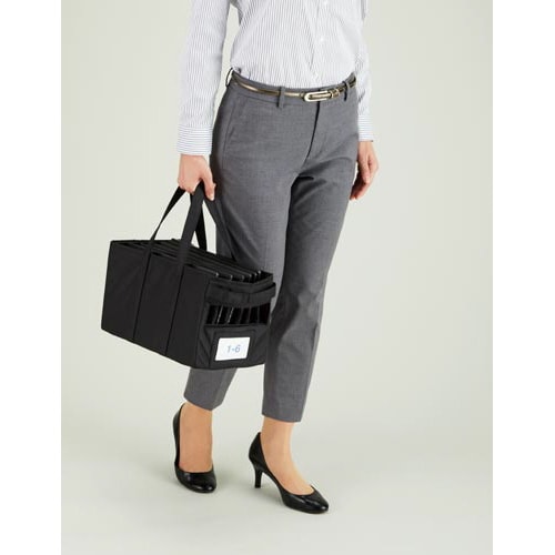 充電しながら保管できるタブレットPCバッグ