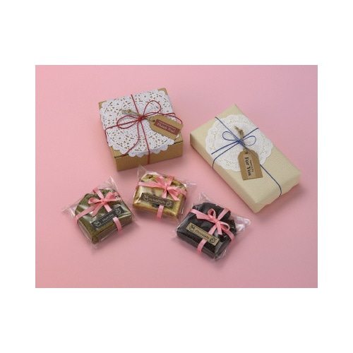 ネームランド クラフト レッドにベージュ18mm