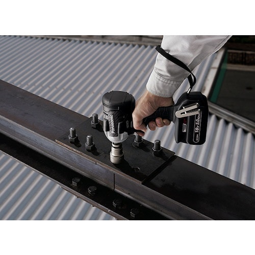 充電インパクトレンチ 14.4V5.0Ah 黒