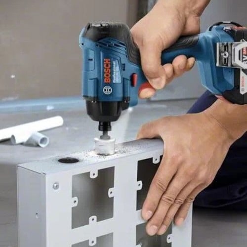 コードレスインパクトドライバー