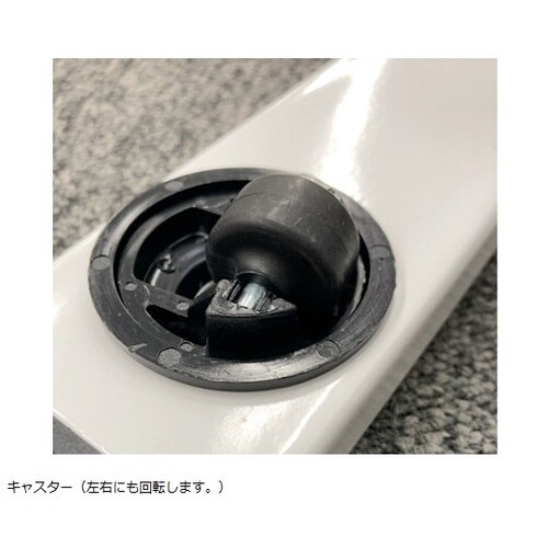 ベッドサイドテーブル