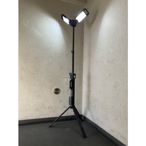 充電式LEDフォールディングスタンドライト