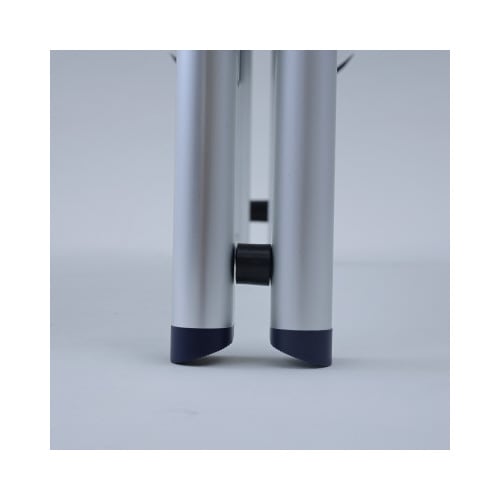 樹脂取っ手付きで開け閉め簡単 アルミ踏み台3段