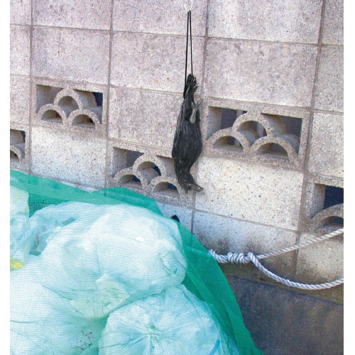 防鳥用吊り下げカラス