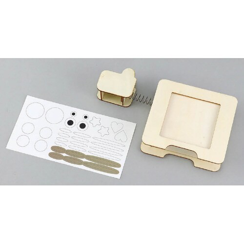 木製赤べこ小物入れ