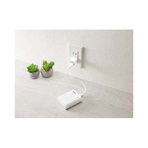 USB入出力付き充電器 BQ−CC91