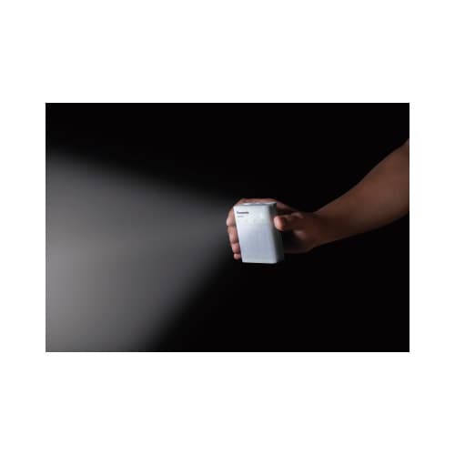 USB入出力付き充電器 BQ−CC91