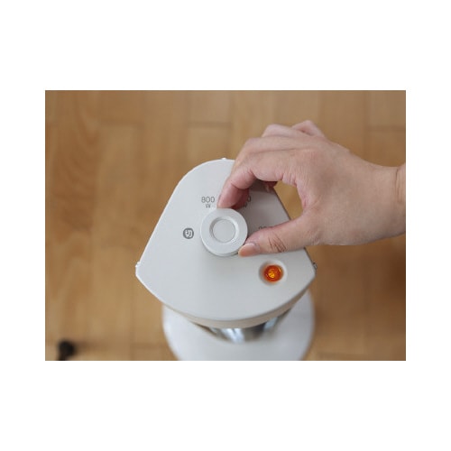 遠赤電気ストーブ