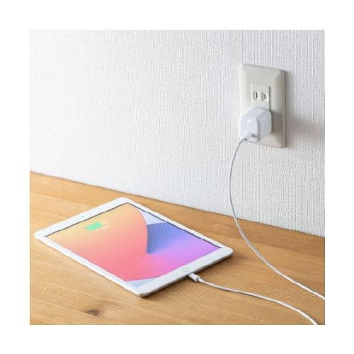 AC100V−240V/USB充電器(U