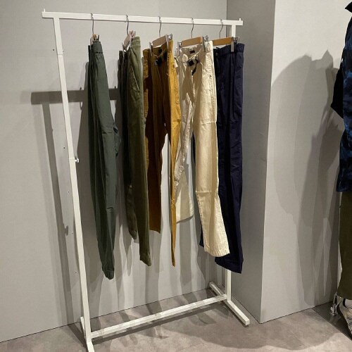 オーバーハングハンガーラックW90 角パイプ 白