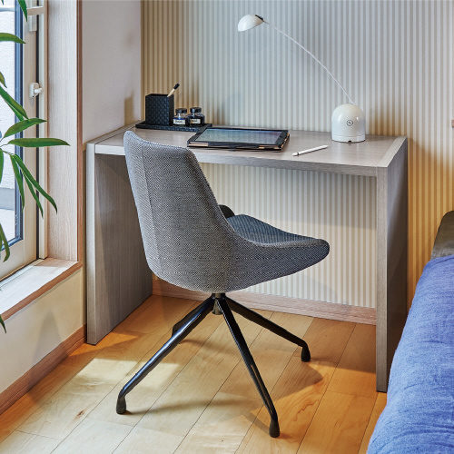 デスク高さ60.2×幅85×奥行29.5cmGO