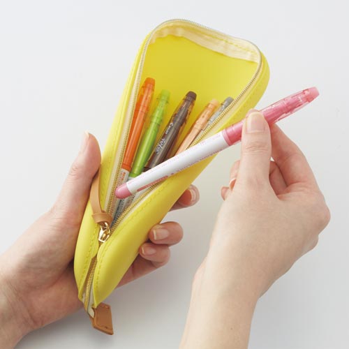 トレーペンケース ポピーレッド