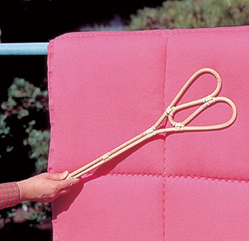 籐のフトンタタキ