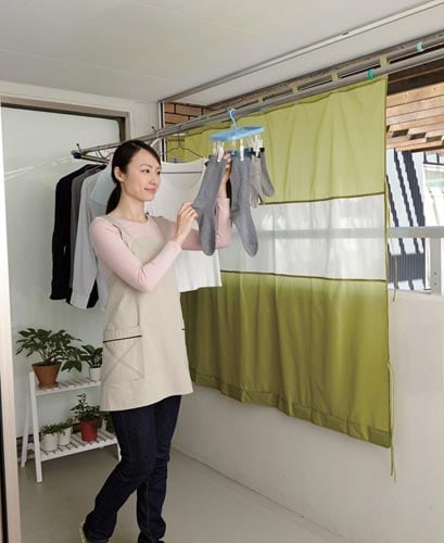 風を通す 雨よけベランダカーテン