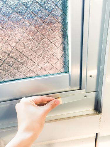 カンタン貼るだけ!お子様にも安心 虫のイヤがるテー