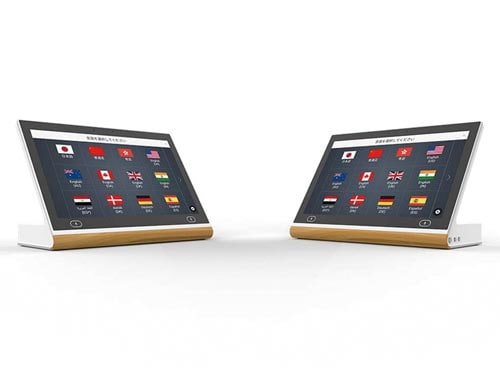 デジタルサイネージ機能搭載10インチ対面AI翻訳機