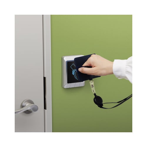 持ちやすいバンド付IDカードホルダー 紺