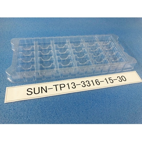 ���i�g���[�i�i�g���j