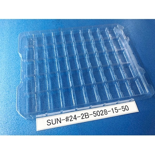 ���i�g���[�i�i�g���j