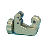 �p�C�v�J�b�^�[