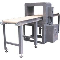 �j�`�m�d�s�d�b�@�g���l���`�E����i���[���[�R���x�A