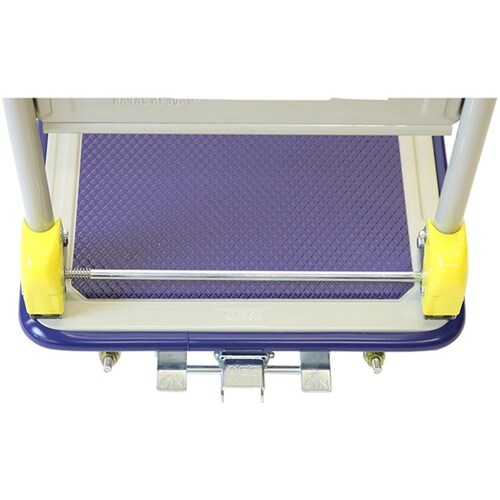 ���ہ@�L�����[���b�N�c�w�k