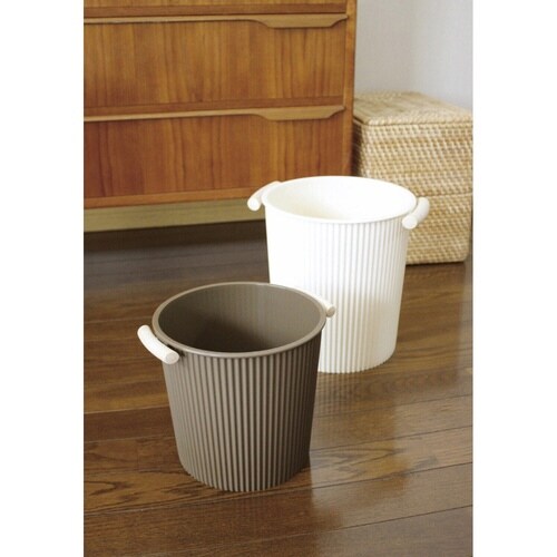 S~@Tk@t^Ȃ@EFCr[@AC{[