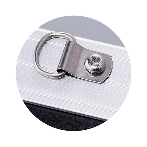 �|�X�^�[�t���[���{�X�^���h