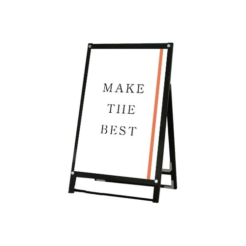 �u���b�N�|�X�^�[�p�X�^���h�Ŕ�