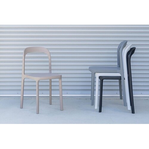 �`�F�A�@�X�g���g�X