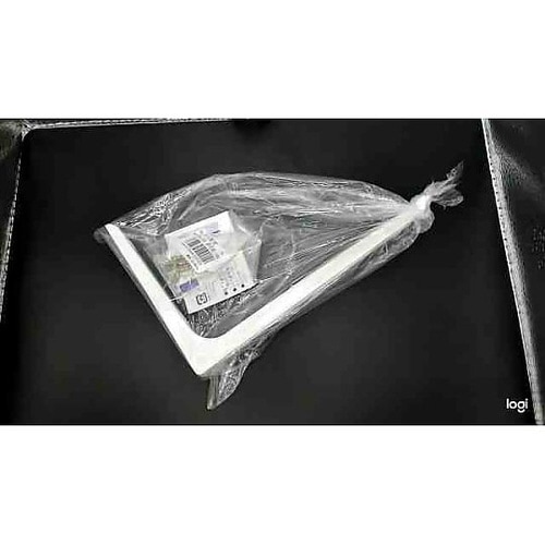 �A���~�u���P�b�g��