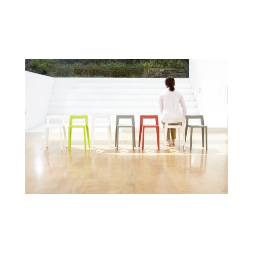 ENOTS エノッツ ミニマルチェア オレンジ 岩谷マテリアル スタッキング