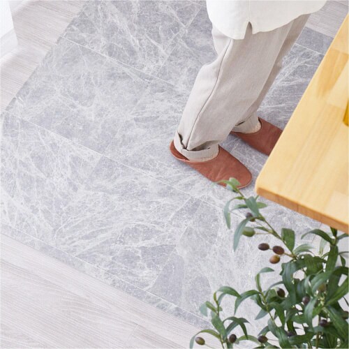 ���@���ł���N�b�V�����t���A�@�U�O����