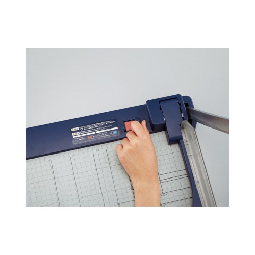 ペーパーカッター(押し切り式)